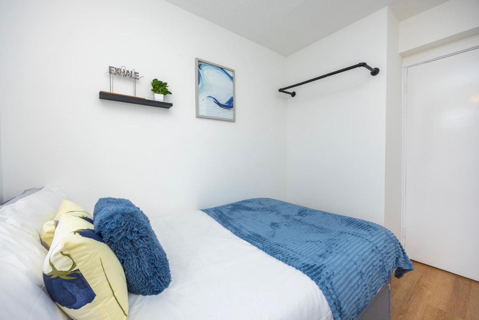 Excel O2 Stunning Large 3 Bedroom Apartment With Balcony London Exterior photo